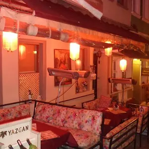 paxx-istanbul-hotel-hostel.istanbul-turkeyhotels.com/
